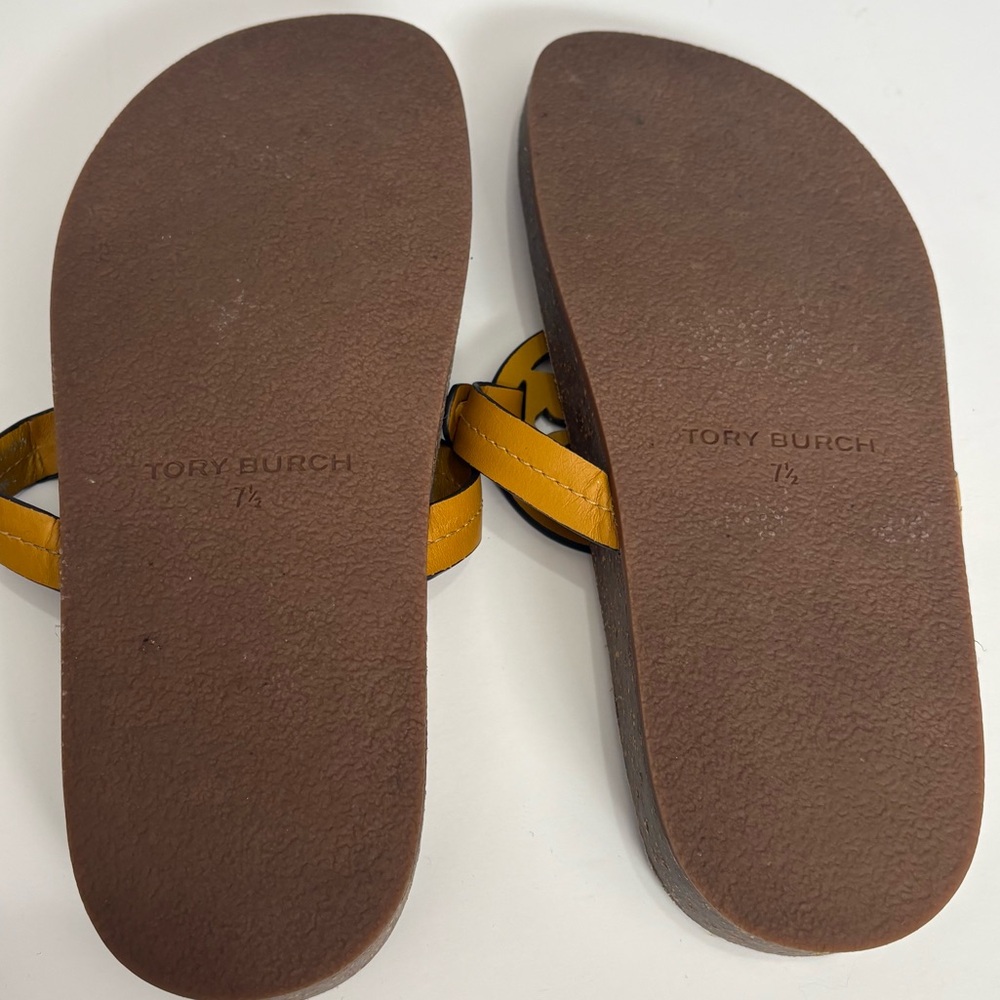 Tory Burch Cloud Leather Thong Sandals Honey Yellow Womens Size 7.5 - Picture 5 of 6